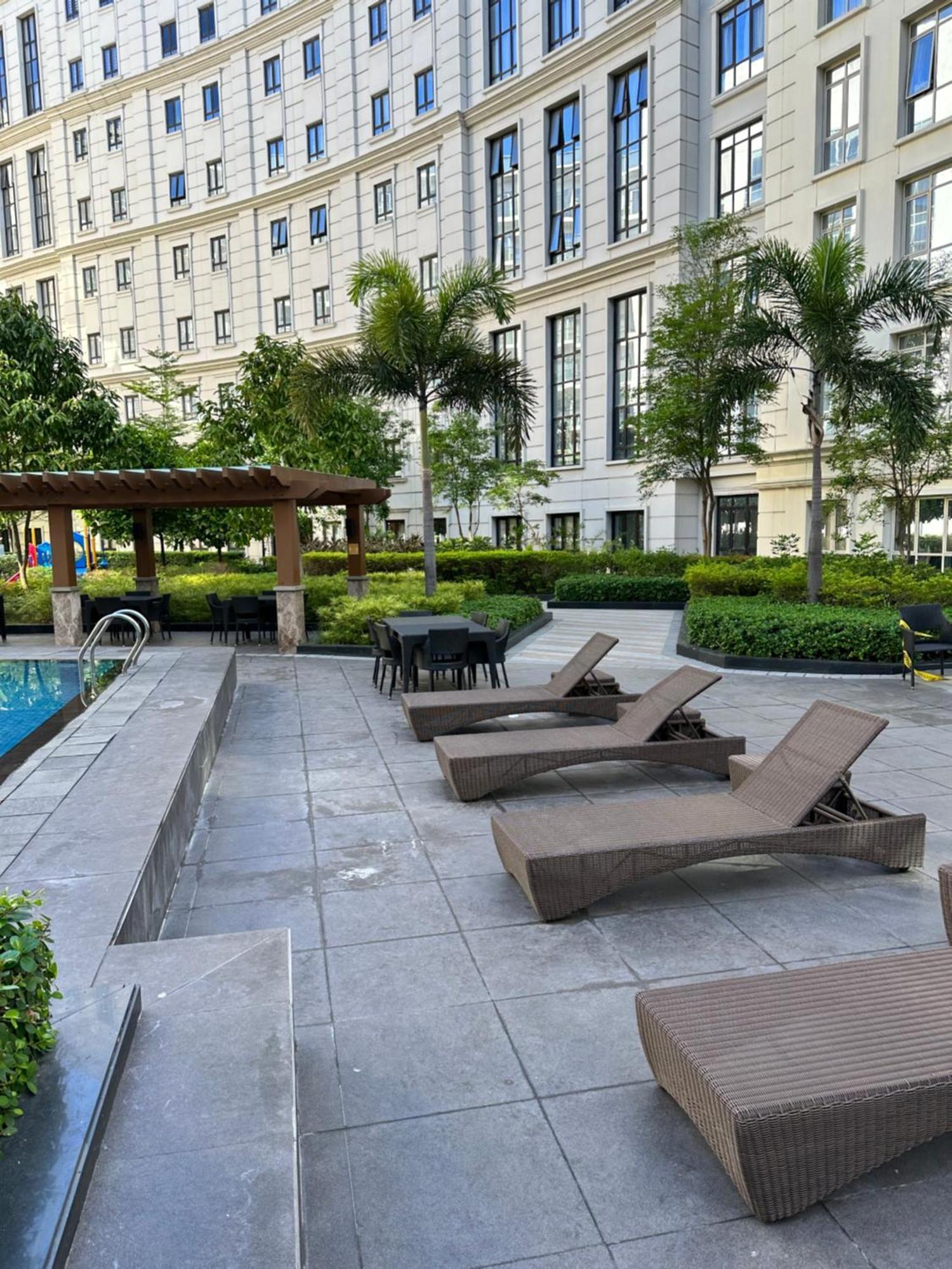 81 Newport Blvd Cluster 4 Unit B 3Rd Flr By Rechelle Nunag Pasay Eksteriør billede
