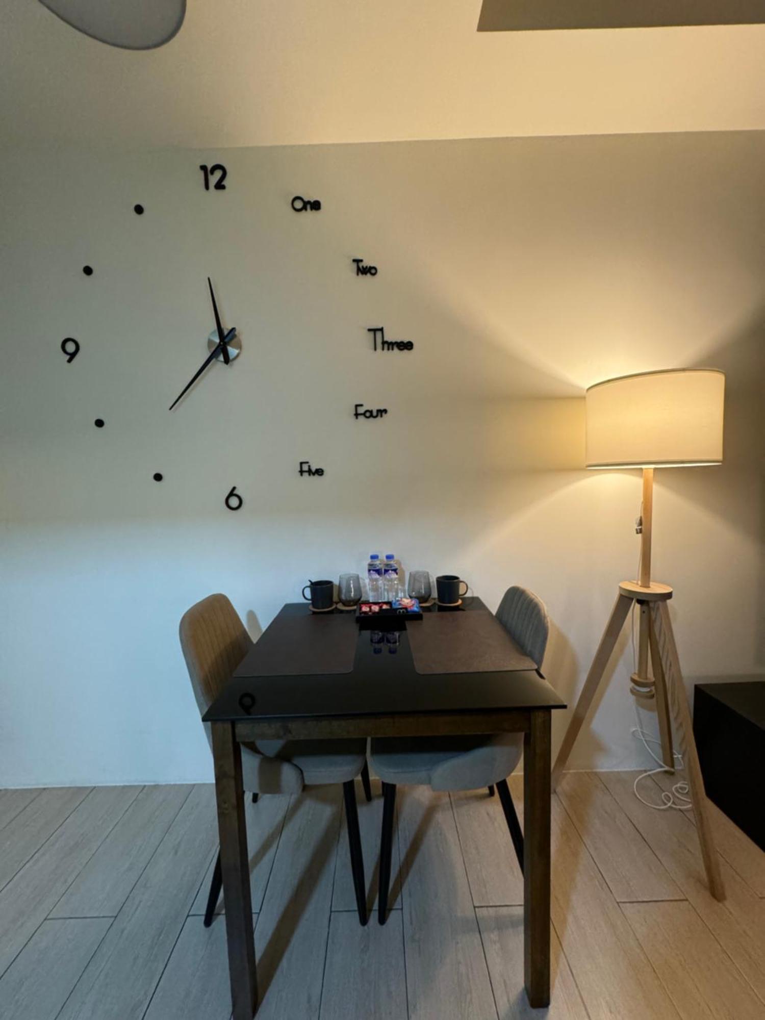 81 Newport Blvd Cluster 4 Unit B 3Rd Flr By Rechelle Nunag Pasay Eksteriør billede