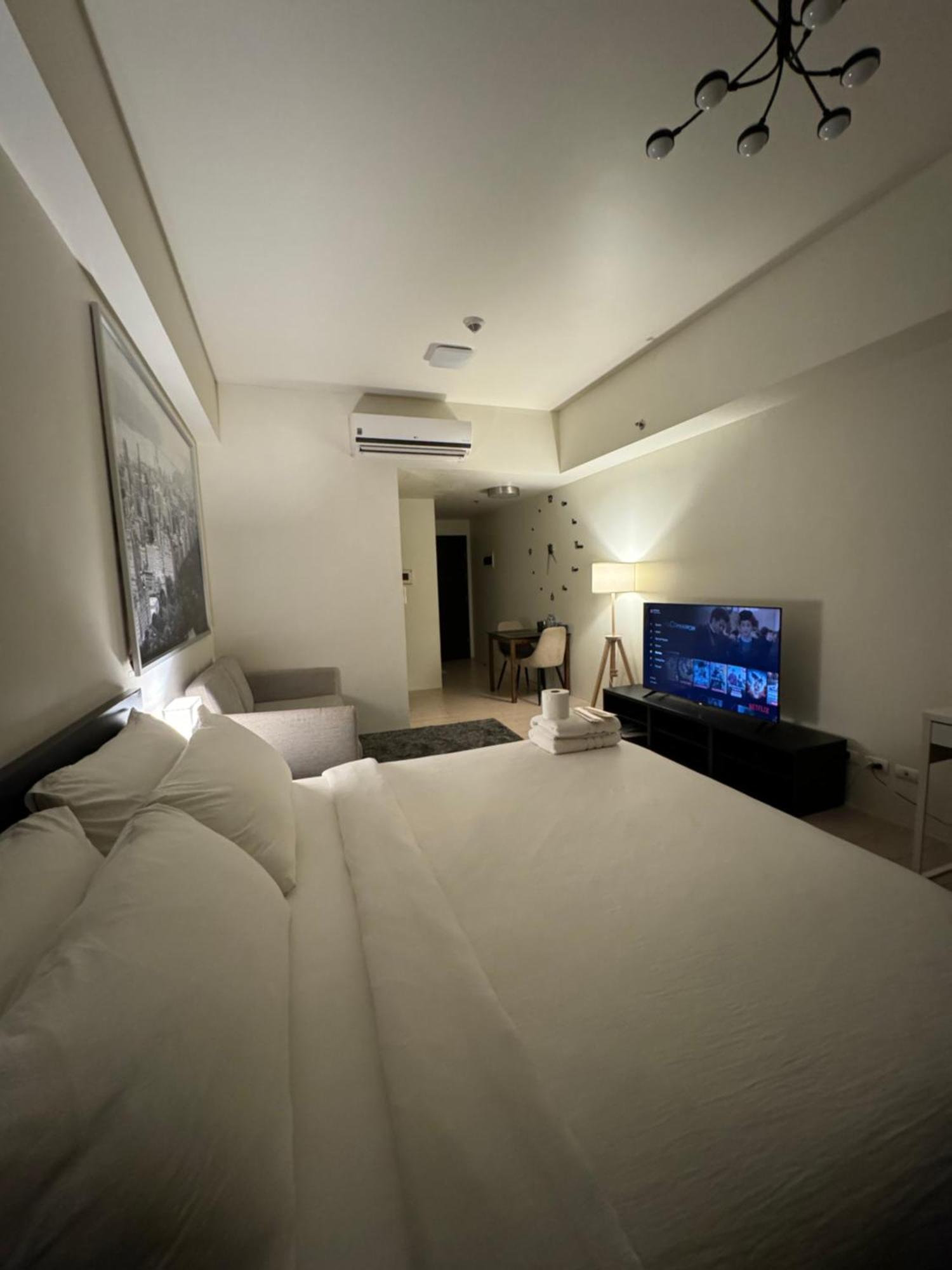 81 Newport Blvd Cluster 4 Unit B 3Rd Flr By Rechelle Nunag Pasay Eksteriør billede